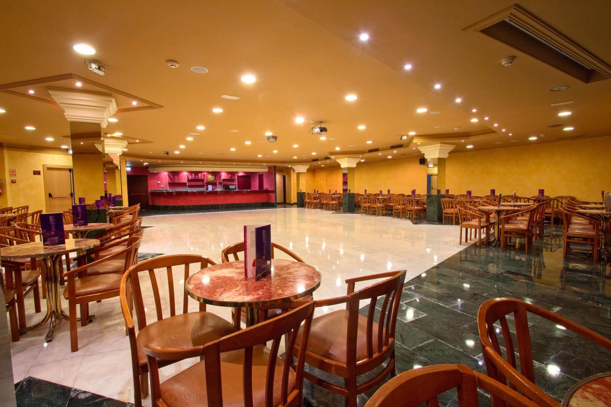 Hotel Servigroup Rialto Benidorm Bagian luar foto